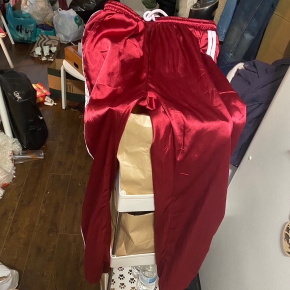 red sport pants - Picture 2 of 2